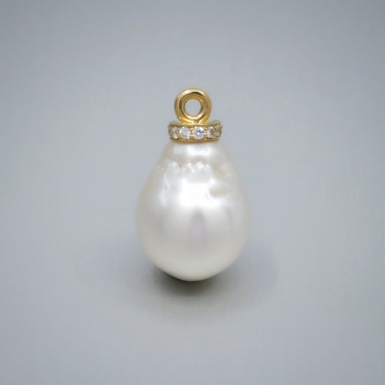 'Dorado' White Circle Pearl Pendant