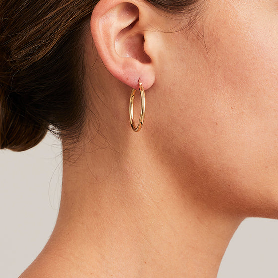 'Hoops' in 18ct Yellow Gold 1.6cm