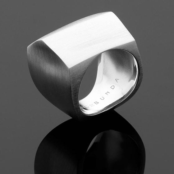 A BUNDA 'Plateau' Ring in Brushed Finished Silver
